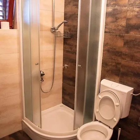 Alojamento de Acomodação e Pequeno-almoço Pansion Eden 3*